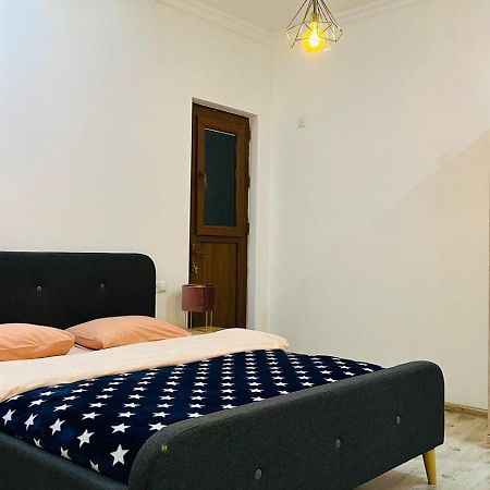 Sweet Apartment In クタイシ エクステリア 写真