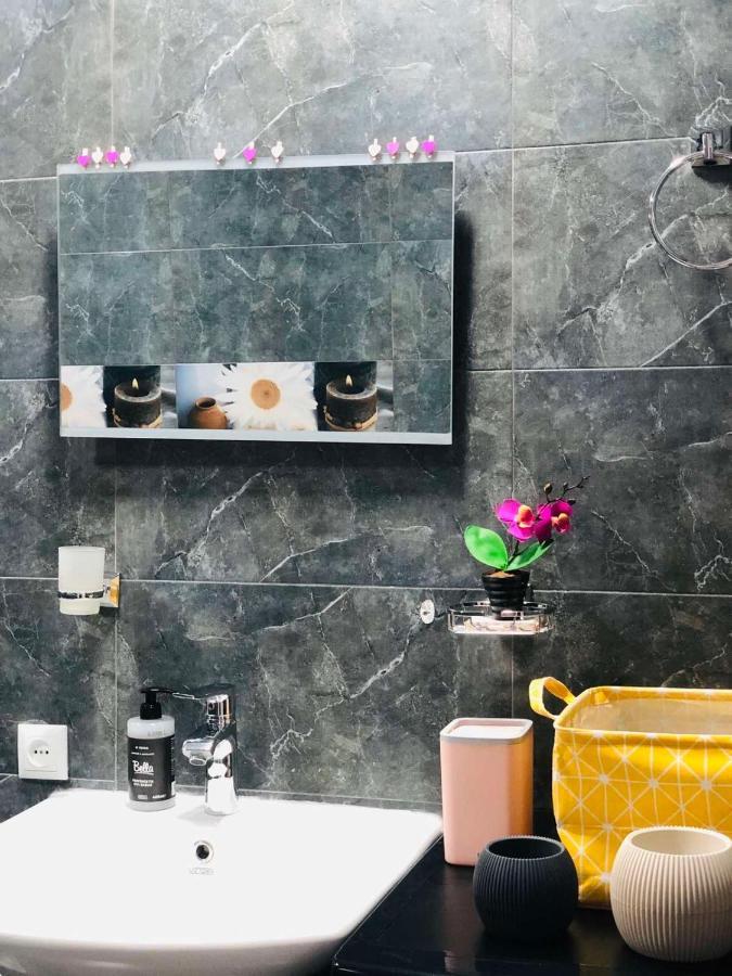 Sweet Apartment In クタイシ エクステリア 写真