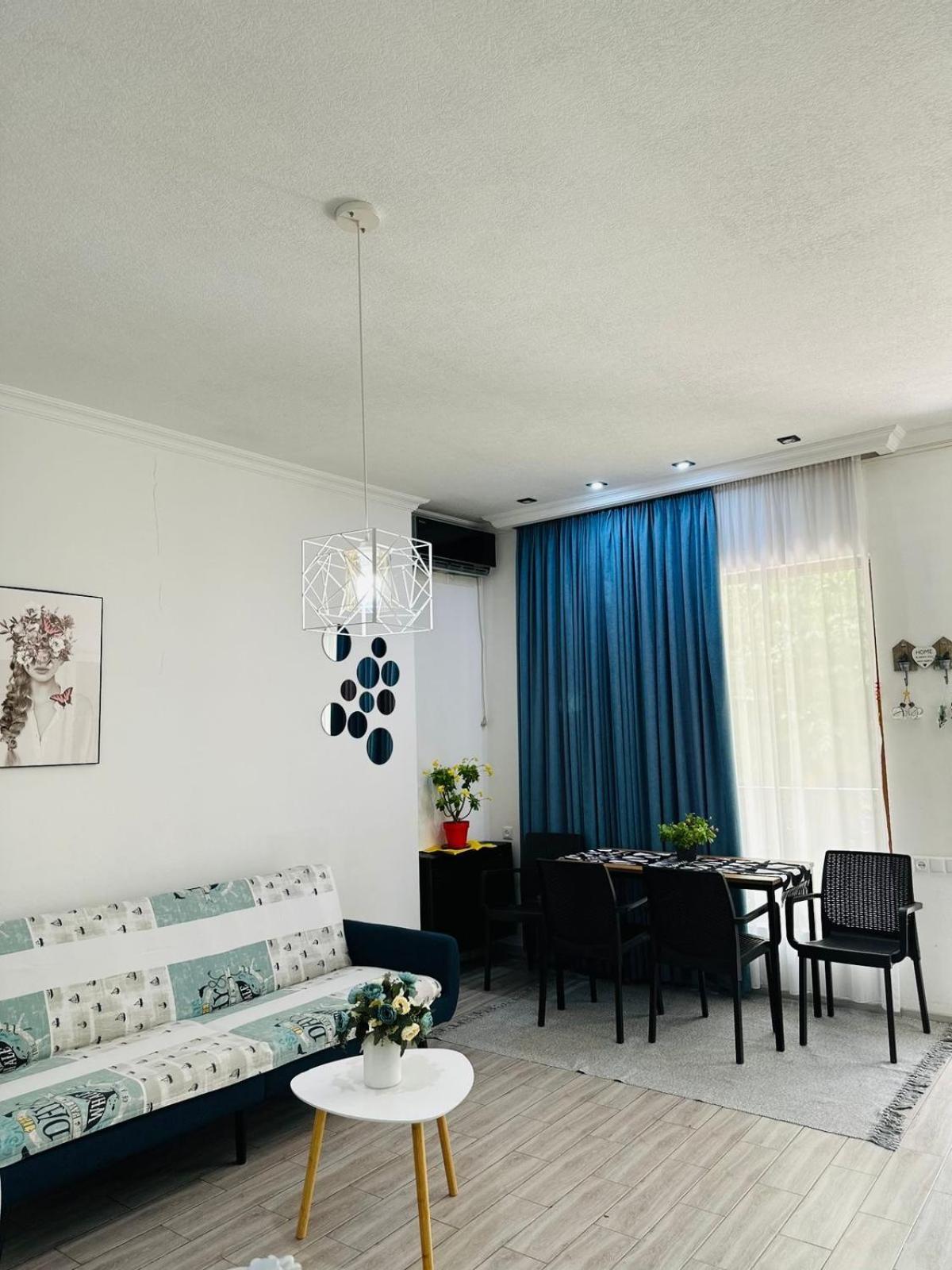 Sweet Apartment In クタイシ エクステリア 写真