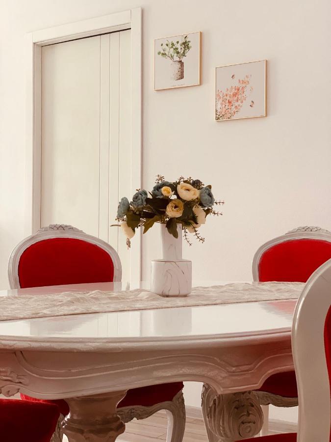 Sweet Apartment In クタイシ エクステリア 写真