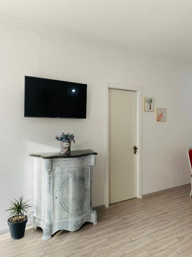 Sweet Apartment In クタイシ エクステリア 写真